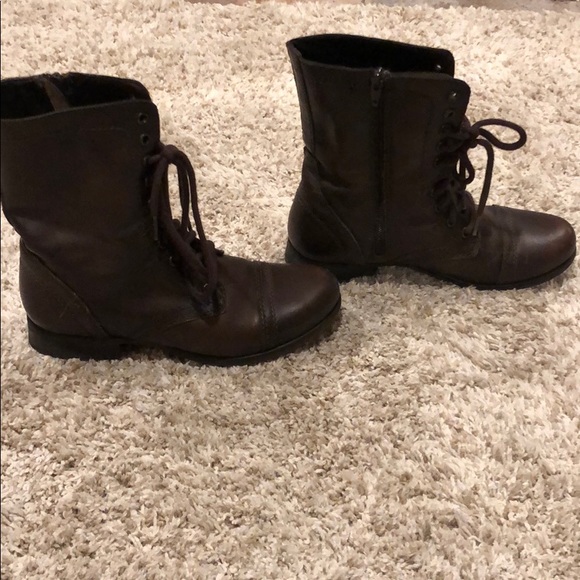 Shoes - Picture 3 of 3